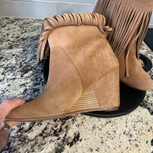 Tan wedge heel suede booties. Super cute with fringe detail. Very comfortable - Picture 3 of 4